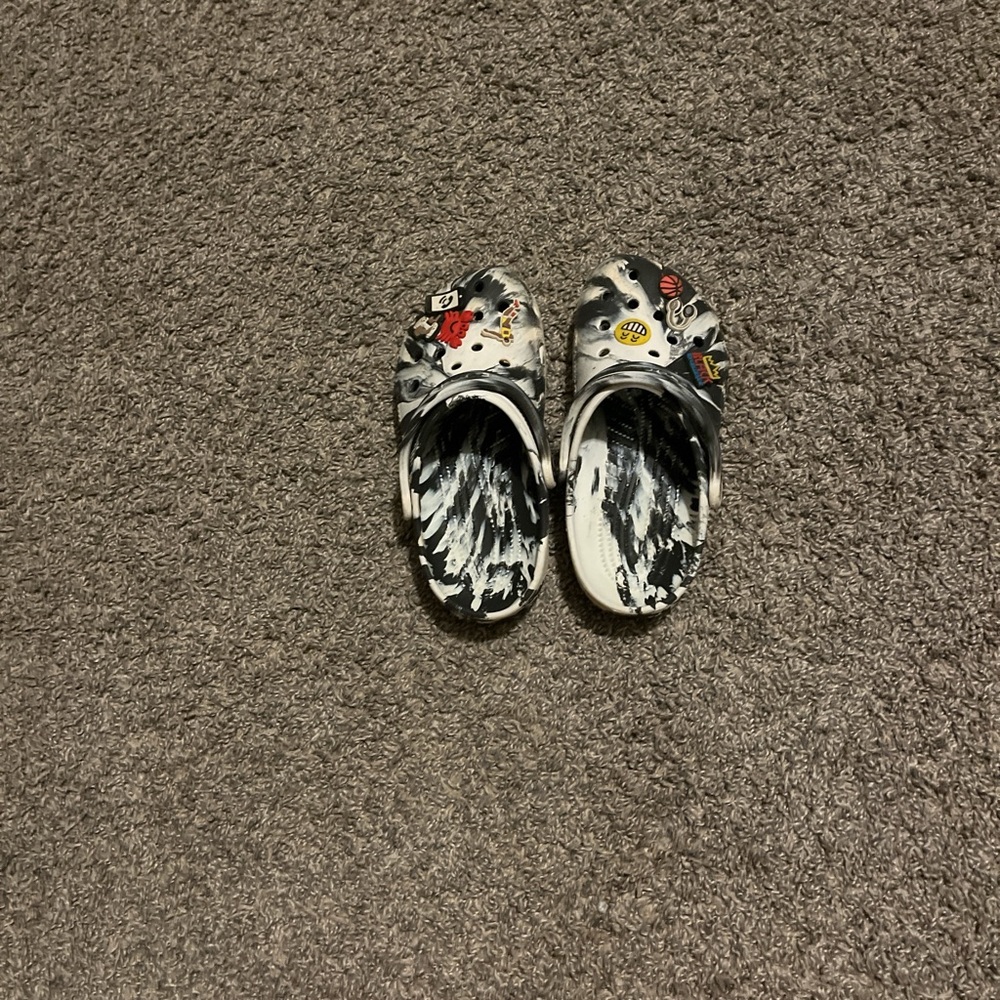 Kids Graphic Black and White Slippers